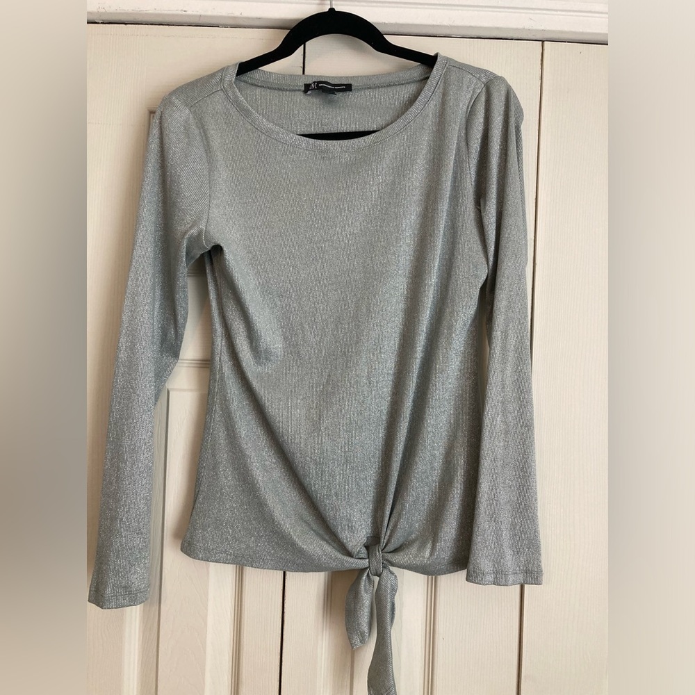 Women’s gold/ glittery top